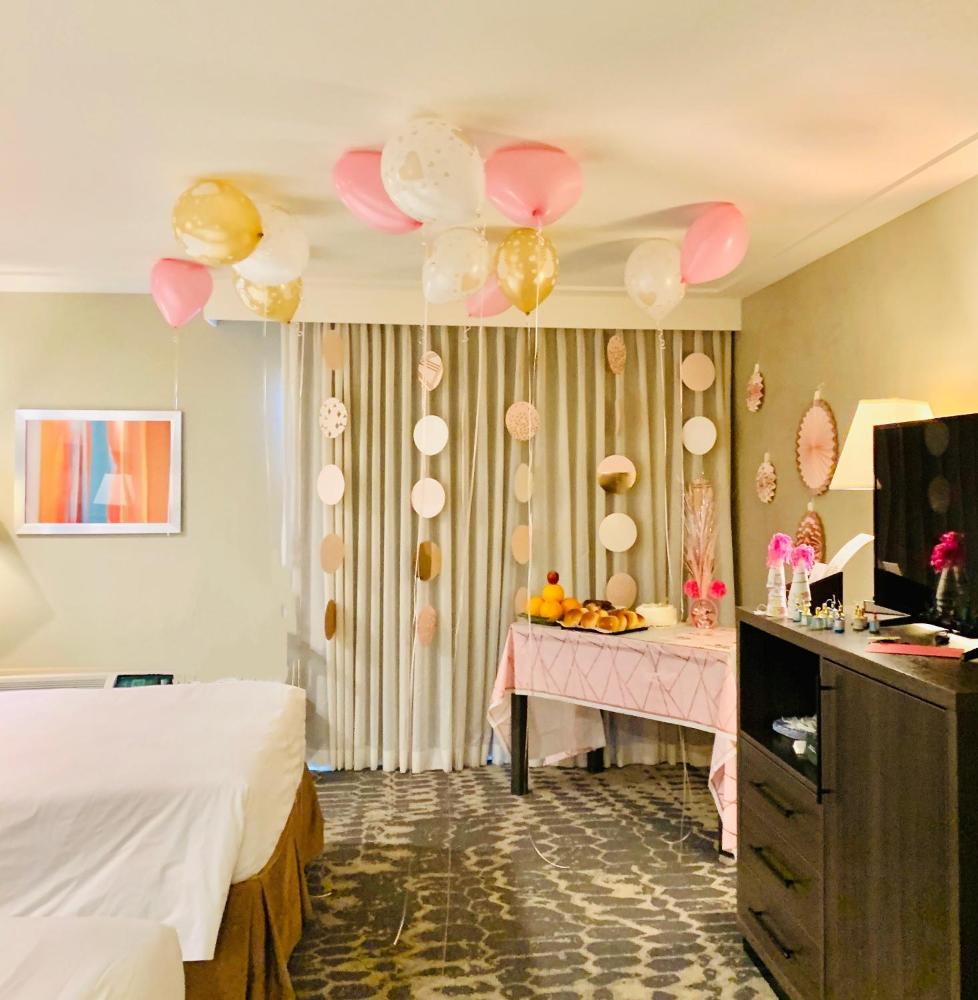 Standard King Room interior